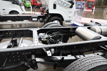 �������ó�����G300 Rro 2.5L���� 180���� ��ʿ��8�� 4.2�׵�����ʽ�ῨͼƬ