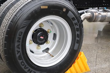 �������ó�����G300 Rro 2.5L���� 180���� ��ʿ��8�� 4.2�׵�����ʽ�ῨͼƬ