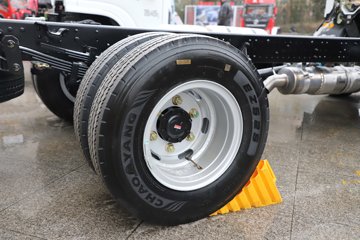 �������ó�����G300 Rro 2.5L���� 180���� ��ʿ��8�� 4.2�׵�����ʽ�ῨͼƬ