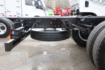 �������ó�����G300 Rro 2.5L���� 180���� ��ʿ��8�� 4.2�׵�����ʽ�ῨͼƬ