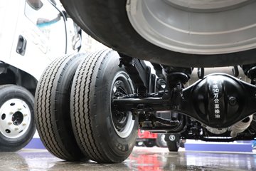 �������ó�����G300 Rro 2.5L���� 180���� ��ʿ��8�� 4.2�׵�����ʽ�ῨͼƬ