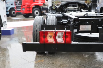 �������ó�����G300 Rro 2.5L���� 180���� ��ʿ��8�� 4.2�׵�����ʽ�ῨͼƬ