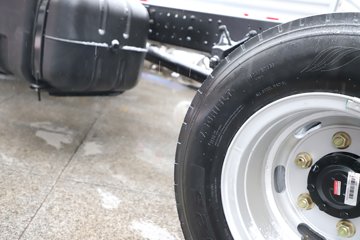 �������ó�����G300 Rro 2.5L���� 180���� ��ʿ��8�� 4.2�׵�����ʽ�ῨͼƬ