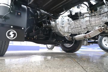 �������ó�����G300 Rro 2.5L���� 180���� ��ʿ��8�� 4.2�׵�����ʽ�ῨͼƬ