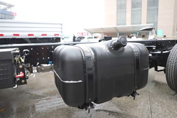 �������ó�����G300 Rro 2.5L���� 180���� ��ʿ��8�� 4.2�׵�����ʽ�ῨͼƬ