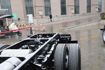 �������ó�����G300 Rro 2.5L���� 180���� ��ʿ��8�� 4.2�׵�����ʽ�ῨͼƬ