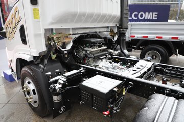 �������ó�����G300 Rro 2.5L���� 180���� ��ʿ��8�� 4.2�׵�����ʽ�ῨͼƬ