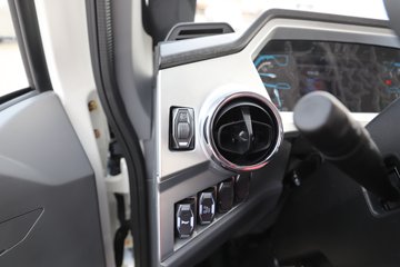 �ɵ�EW7 ��ɲ 4.18�׵��Ŵ��綯��ʽ�Ῠ ����ʱ��100.27kWhͼƬ