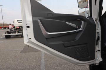 �ɵ�EW7 ��ɲ 4.18�׵��Ŵ��綯��ʽ�Ῠ ����ʱ��100.27kWhͼƬ