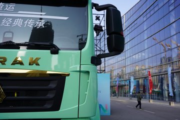 �����ǵ¿�SITRAK G7M  8X4 6.2�״��綯�Ű���ж�� �й�����600kWhͼƬ