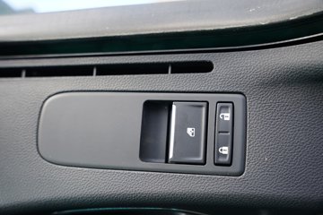 �����ǵ¿�SITRAK G7M  8X4 6.2�״��綯�Ű���ж�� �й�����600kWhͼƬ