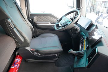 �����ǵ¿�SITRAK G7M  8X4 6.2�״��綯�Ű���ж�� �й�����600kWhͼƬ