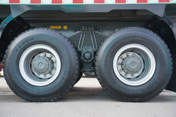 �����ǵ¿�SITRAK G7M  8X4 6.2�״��綯�Ű���ж�� �й�����600kWhͼƬ