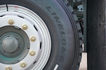 �����ǵ¿�SITRAK G7M  8X4 6.2�״��綯�Ű���ж�� �й�����600kWhͼƬ