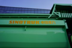 重汽汕德卡SITRAK G7M  8X4 6.2米纯电动排半自卸车 中国重汽600kWh