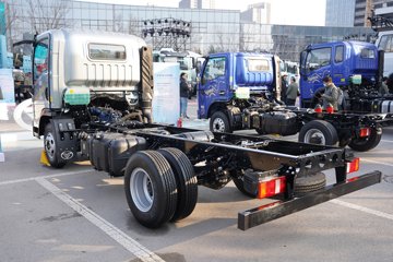 牛气冲天MAX&nbsp;载货车外观                                                图片