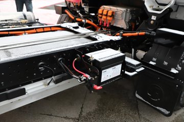 �������ó� ����S300 ���а� ��ɲ 4.2�׵��Ŵ��綯��ʽ�Ῠ ����ʱ��165.15kWhͼƬ