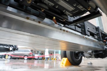 �������ó� ����S300 ���а� ��ɲ 4.2�׵��Ŵ��綯��ʽ�Ῠ ����ʱ��165.15kWhͼƬ