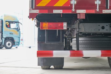 ��������M5000 7L���� 350���� 4X2 6.8�ײ�դʽ�ػ���ͼƬ