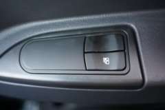 中国重汽成都商用车 V2-X 3L柴油 170马力 4X2 法士特10档 3.8米排半自卸车 中国重汽成都商用车 V2-X 3L柴油 170马力 4X2 法士特10档 3.8米排半自卸车