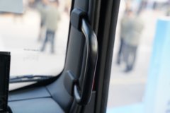 中国重汽成都商用车 V2-X 3L柴油 170马力 4X2 法士特10档 3.8米排半自卸车 中国重汽成都商用车 V2-X 3L柴油 170马力 4X2 法士特10档 3.8米排半自卸车