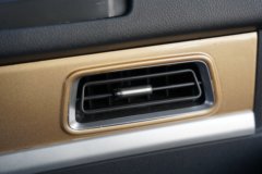 中国重汽成都商用车 V2-X 3L柴油 170马力 4X2 法士特10档 3.8米排半自卸车 中国重汽成都商用车 V2-X 3L柴油 170马力 4X2 法士特10档 3.8米排半自卸车