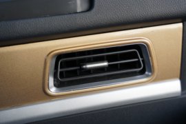 V2-X&nbsp;自卸车驾驶室                                               图片