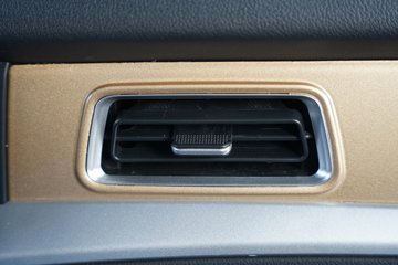 �й������ɶ����ó� V2-X 3L���� 170���� 4X2 ��ʿ��10�� 3.8���Ű���ж��ͼƬ