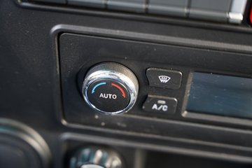 �й������ɶ����ó� V2-X 3L���� 170���� 4X2 ��ʿ��10�� 3.8���Ű���ж��ͼƬ