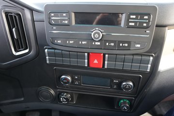 �й������ɶ����ó� V2-X 3L���� 170���� 4X2 ��ʿ��10�� 3.8���Ű���ж��ͼƬ