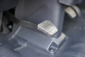 �й������ɶ����ó� V2-X 3L���� 170���� 4X2 ��ʿ��10�� 3.8���Ű���ж��ͼƬ