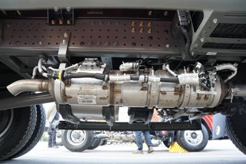 �й������ɶ����ó� V2-X 3L���� 170���� 4X2 ��ʿ��10�� 3.8���Ű���ж��ͼƬ