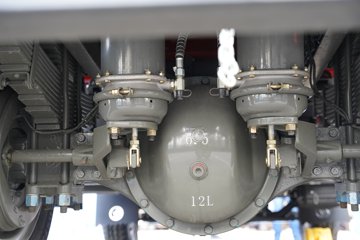 �й������ɶ����ó� V2-X 3L���� 170���� 4X2 ��ʿ��10�� 3.8���Ű���ж��ͼƬ