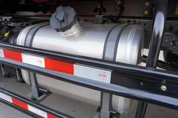 �й������ɶ����ó� V2-X 3L���� 170���� 4X2 ��ʿ��10�� 3.8���Ű���ж��ͼƬ