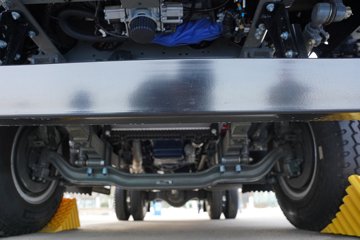 �й������ɶ����ó� V2-X 3L���� 170���� 4X2 ��ʿ��10�� 3.8���Ű���ж��ͼƬ