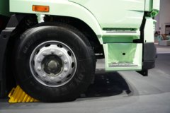 中国重汽成都商用车 V5-X 6X4 纯电动牵引车 宁德时代400kWh