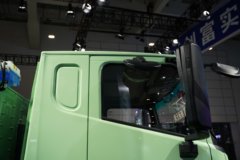 中国重汽成都商用车 V5-X 6X4 纯电动牵引车 宁德时代400kWh