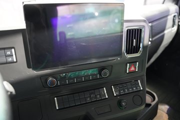 �й������ɶ����ó� V5-X 6X4 ���綯ǣ���� ����ʱ��400kWhͼƬ