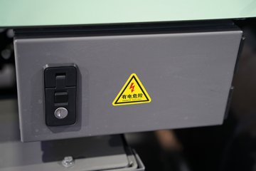 �й������ɶ����ó� V5-X 6X4 ���綯ǣ���� ����ʱ��400kWhͼƬ