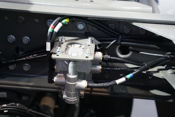 �й������ɶ����ó� V5-X 6X4 ���綯ǣ���� ����ʱ��400kWhͼƬ