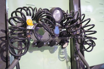 �й������ɶ����ó� V5-X 6X4 ���綯ǣ���� ����ʱ��400kWhͼƬ