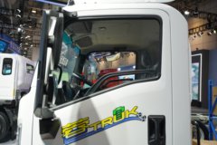 中国重汽成都商用车 V3-X 4X2 单排纯电动厢式轻卡 140kWh 中国重汽成都商用车 V3-X 4X2 单排纯电动厢式轻卡 140kWh