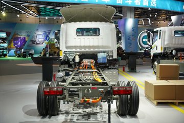 �й������ɶ����ó� V3-X 4X2 ���Ŵ��綯��ʽ�Ῠ 140kWhͼƬ