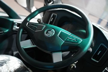 �й������ɶ����ó� V3-X 4X2 ���Ŵ��綯��ʽ�Ῠ 140kWhͼƬ