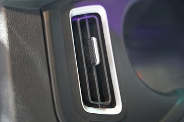 �й������ɶ����ó� V3-X 4X2 ���Ŵ��綯��ʽ�Ῠ 140kWhͼƬ