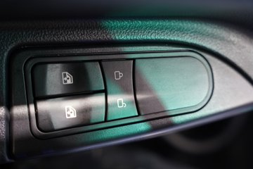 �й������ɶ����ó� V3-X 4X2 ���Ŵ��綯��ʽ�Ῠ 140kWhͼƬ