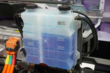 �й������ɶ����ó� V3-X 4X2 ���Ŵ��綯��ʽ�Ῠ 140kWhͼƬ