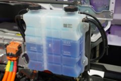 中国重汽成都商用车 V3-X 4X2 单排纯电动厢式轻卡 140kWh 中国重汽成都商用车 V3-X 4X2 单排纯电动厢式轻卡 140kWh