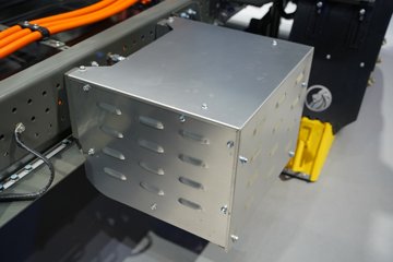 �й������ɶ����ó� V3-X 4X2 ���Ŵ��綯��ʽ�Ῠ 140kWhͼƬ