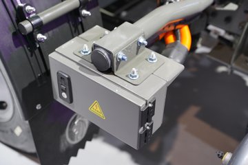 �й������ɶ����ó� V3-X 4X2 ���Ŵ��綯��ʽ�Ῠ 140kWhͼƬ